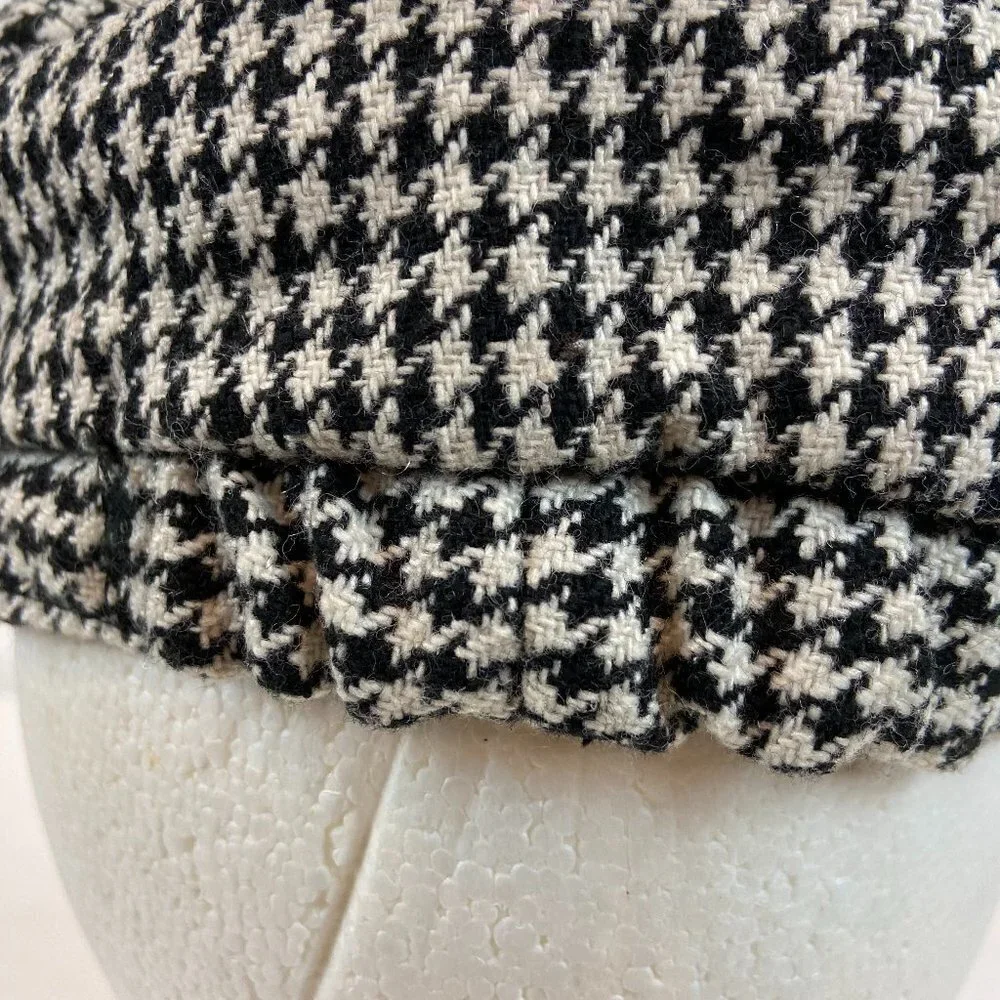 Newsboy Cabbie Hat White & Black Houndstooth